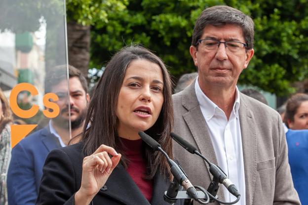 Inés Arrimadas interviene ayer durante un acto de campaña en Jerez de la Frontera. :: ep

