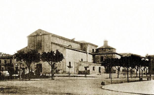 1843. El instituto como tal comenzó su andadura en el convento de los Carmelitas –en la imagen, finales del siglo XIX–, que fue derribado en 1895.