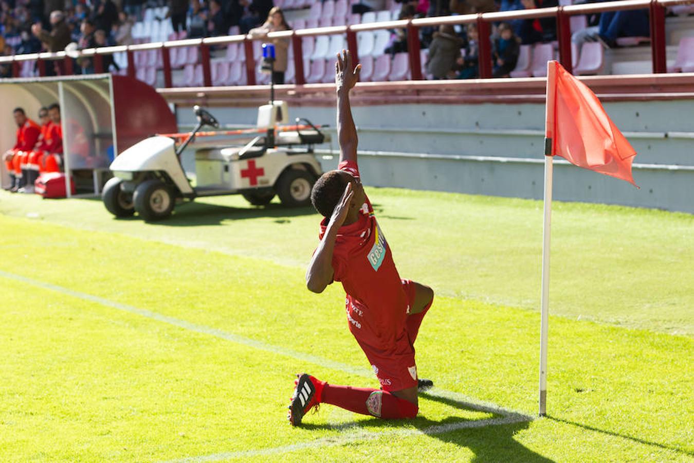 El EDF recupera la sonrisa después de ganar al Huelva en Las Gaunas por 2-0 y encadenar su segudo triunfo de año. Toca disfrutar.