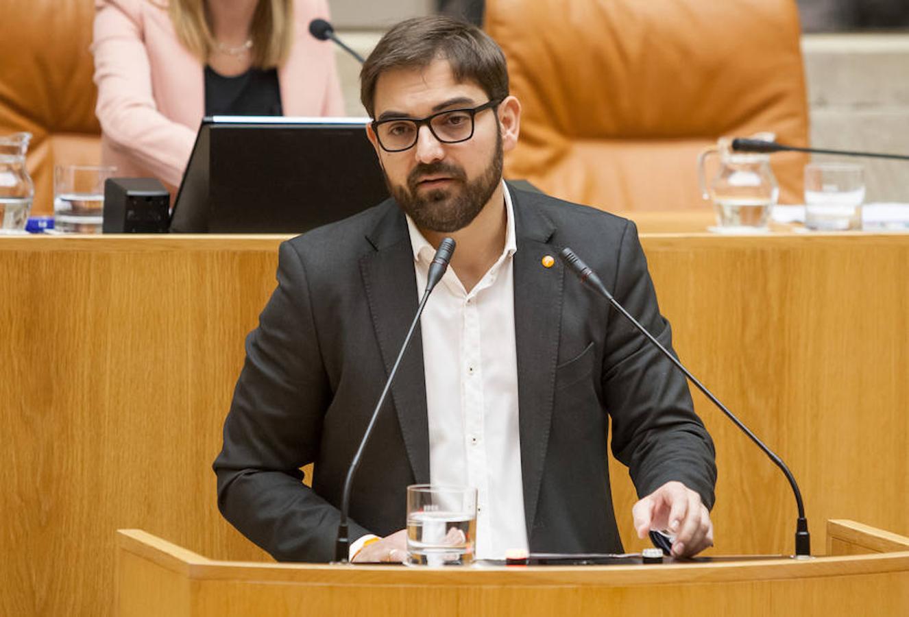 El presidente del Gobierno de La Rioja, José Ignacio Ceniceros ha respondido en el pleno del Parlamento regional a cuestiones sobre el reto demográfico, la economía en la región, el empleo público y el salario mínimo interprofesional (SMI). Parlamento.