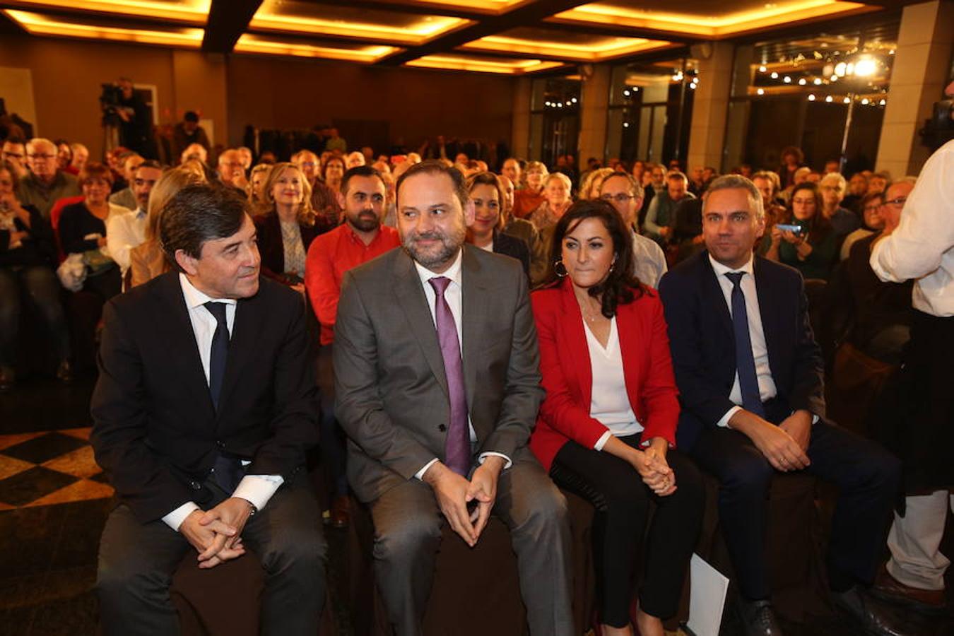 El ministro de Fomento, José Luis Ábalos ha intervenido en un acto del PSOE en La Rioja, junto a su secretario general, Francisco Ocón, y la secretaria federal de Mundo Rural y portavoz del Grupo Parlamentario Socialista, Concepción Andreu en el restaurante Delicatto de Logroño.