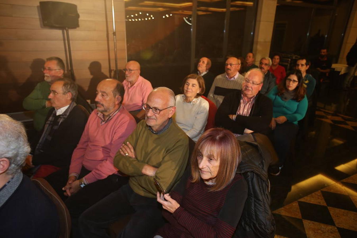 El ministro de Fomento, José Luis Ábalos ha intervenido en un acto del PSOE en La Rioja, junto a su secretario general, Francisco Ocón, y la secretaria federal de Mundo Rural y portavoz del Grupo Parlamentario Socialista, Concepción Andreu en el restaurante Delicatto de Logroño.