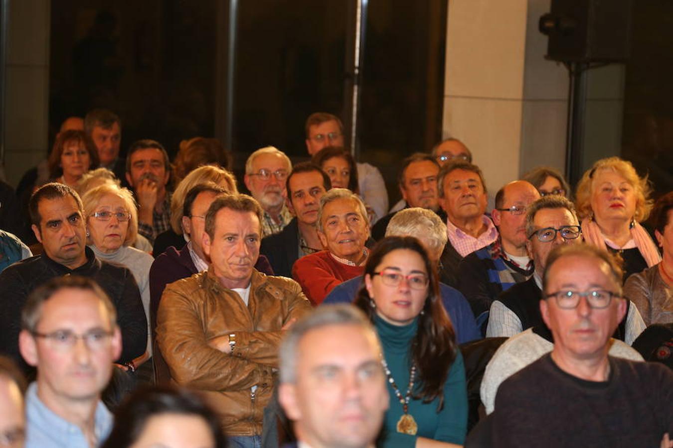 El ministro de Fomento, José Luis Ábalos ha intervenido en un acto del PSOE en La Rioja, junto a su secretario general, Francisco Ocón, y la secretaria federal de Mundo Rural y portavoz del Grupo Parlamentario Socialista, Concepción Andreu en el restaurante Delicatto de Logroño.