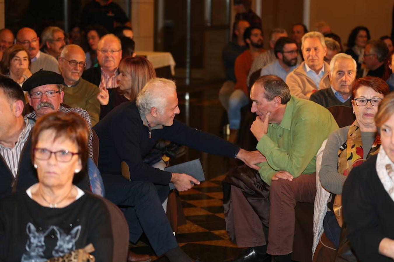 El ministro de Fomento, José Luis Ábalos ha intervenido en un acto del PSOE en La Rioja, junto a su secretario general, Francisco Ocón, y la secretaria federal de Mundo Rural y portavoz del Grupo Parlamentario Socialista, Concepción Andreu en el restaurante Delicatto de Logroño.