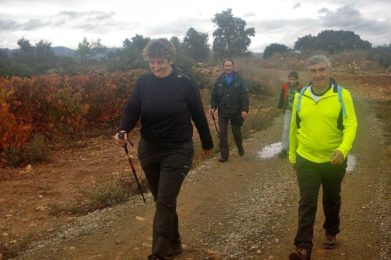 Alrededor de 150 personas estaban inscritas para tomar parte en una nueva edición de la 'Marcha de otoño', que tuvo lugar en Cenicero