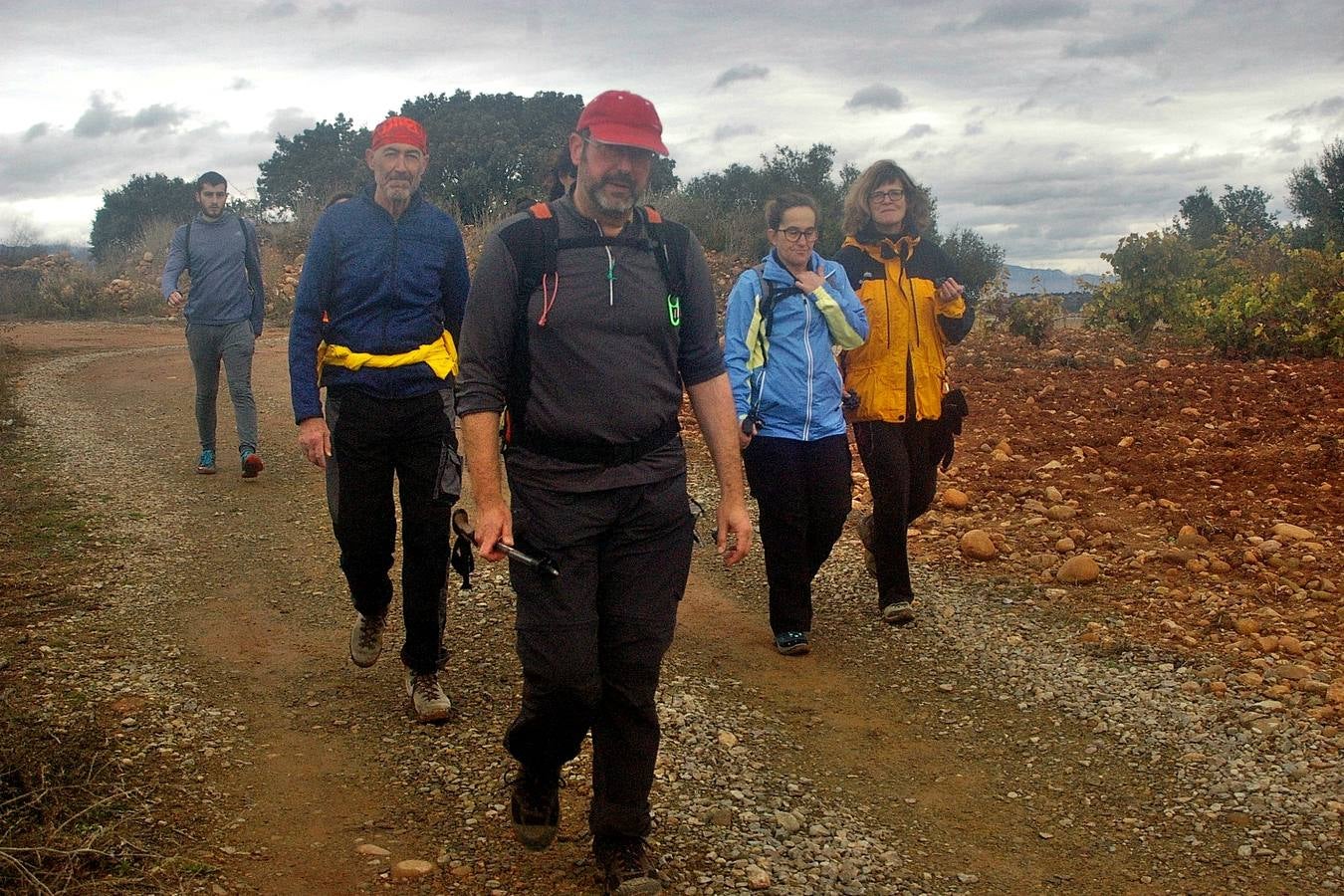 Alrededor de 150 personas estaban inscritas para tomar parte en una nueva edición de la 'Marcha de otoño', que tuvo lugar en Cenicero