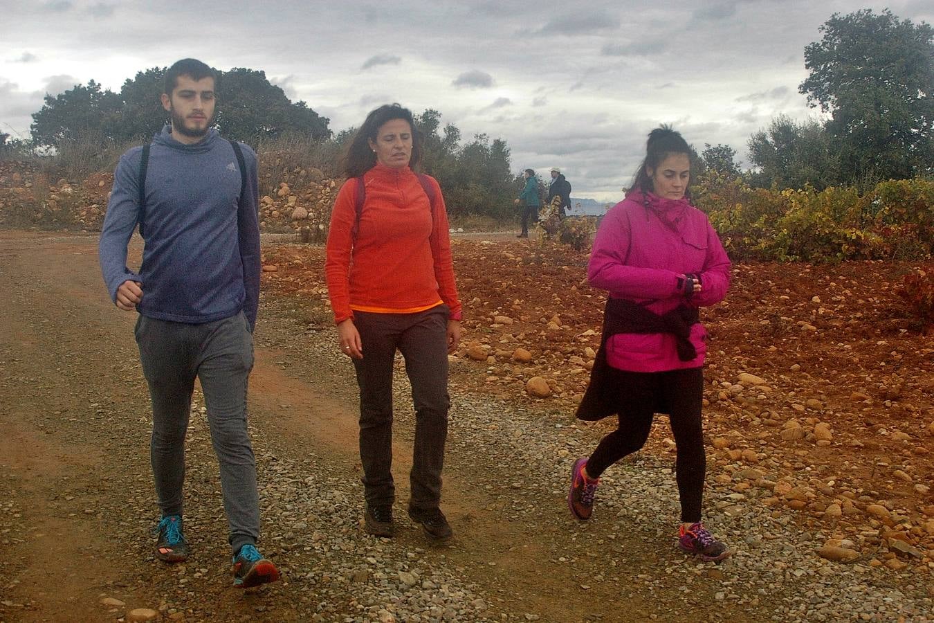 Alrededor de 150 personas estaban inscritas para tomar parte en una nueva edición de la 'Marcha de otoño', que tuvo lugar en Cenicero