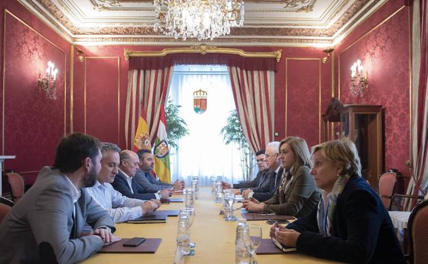 Reunión de Ceniceros en el Palacete con el Consejo Riojano del Diálogo Social. 