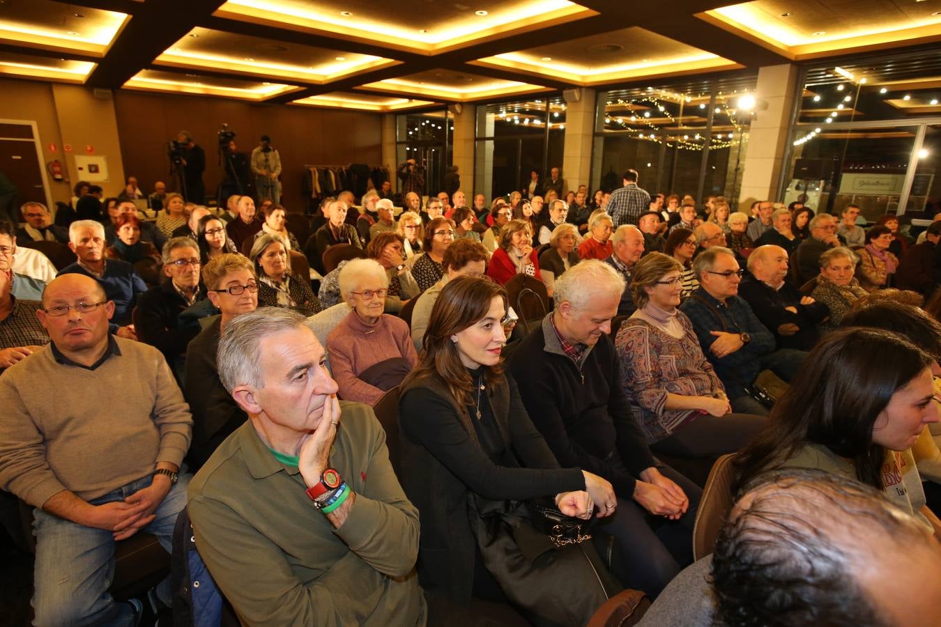 Ha presentado su candidatura a la Presidencia de La Rioja en un acto al que ha asistido la vicepresidenta del Gobierno central, Carmen Calvo