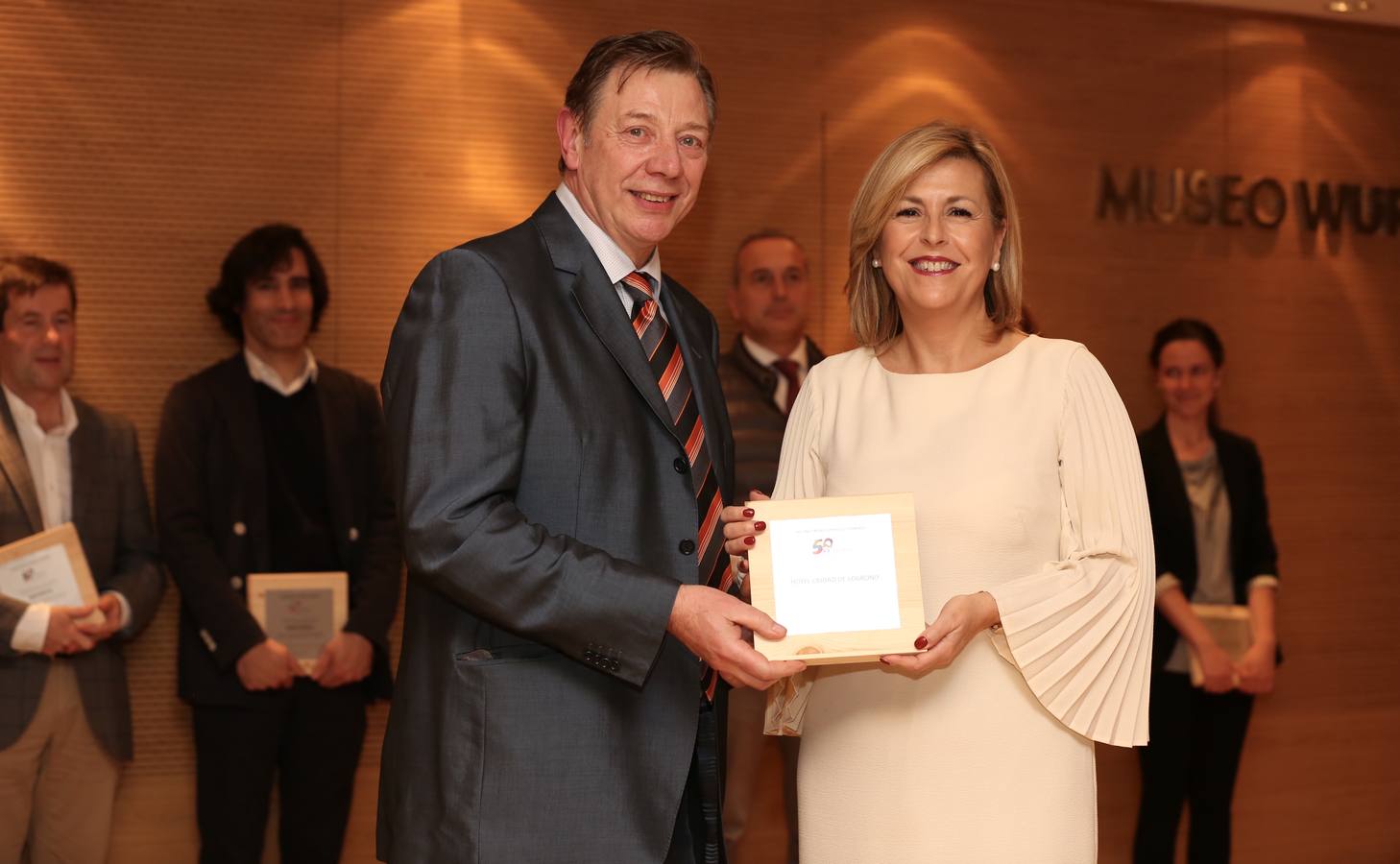 La entidad presidida por Aurora Pérez entrega premios a 16 empresas en agradecimiento a su apoyo, entre ellas Diario LA RIOJA