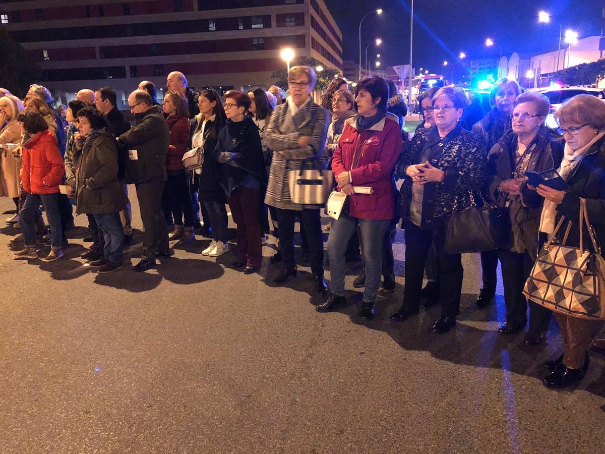 Miles de personas participaron en la procesión por las calles de Logroño.