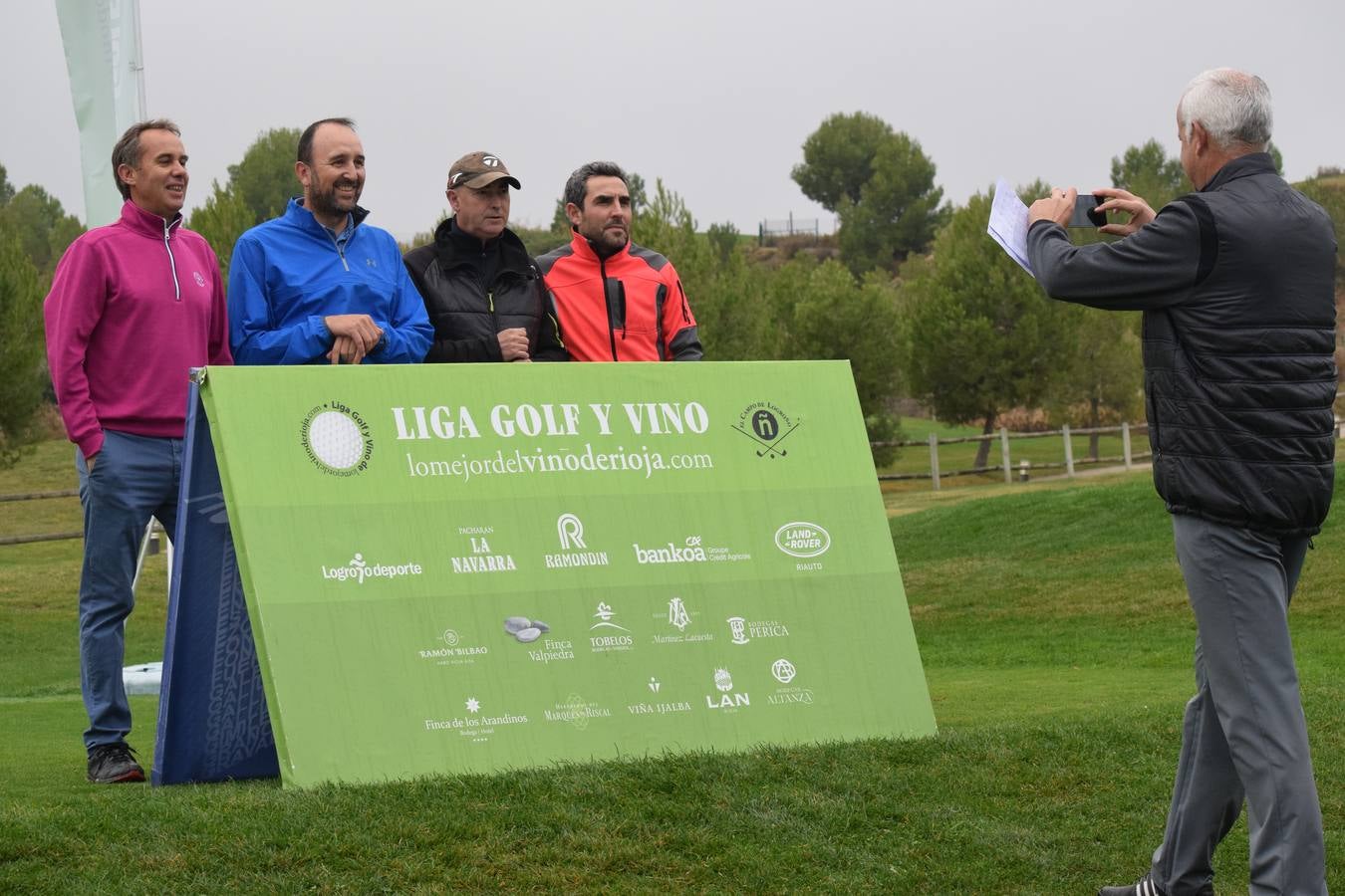 Imágenes de la final de la Liga de Golf y Vino de lomejordelvinoderioja.com.