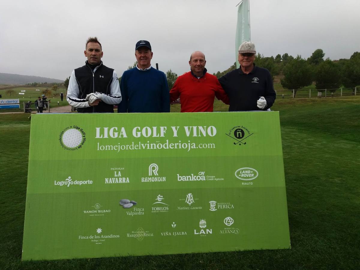 Imágenes de la salida de la final de la Liga de Golf y Vino de lomejordelvinoderioja.com.