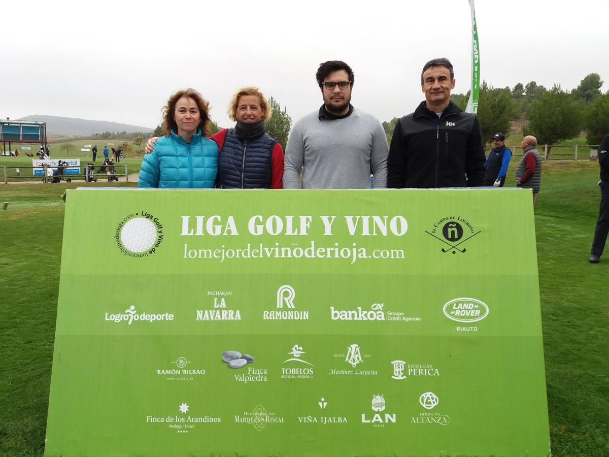 Imágenes de la salida de la final de la Liga de Golf y Vino de lomejordelvinoderioja.com.