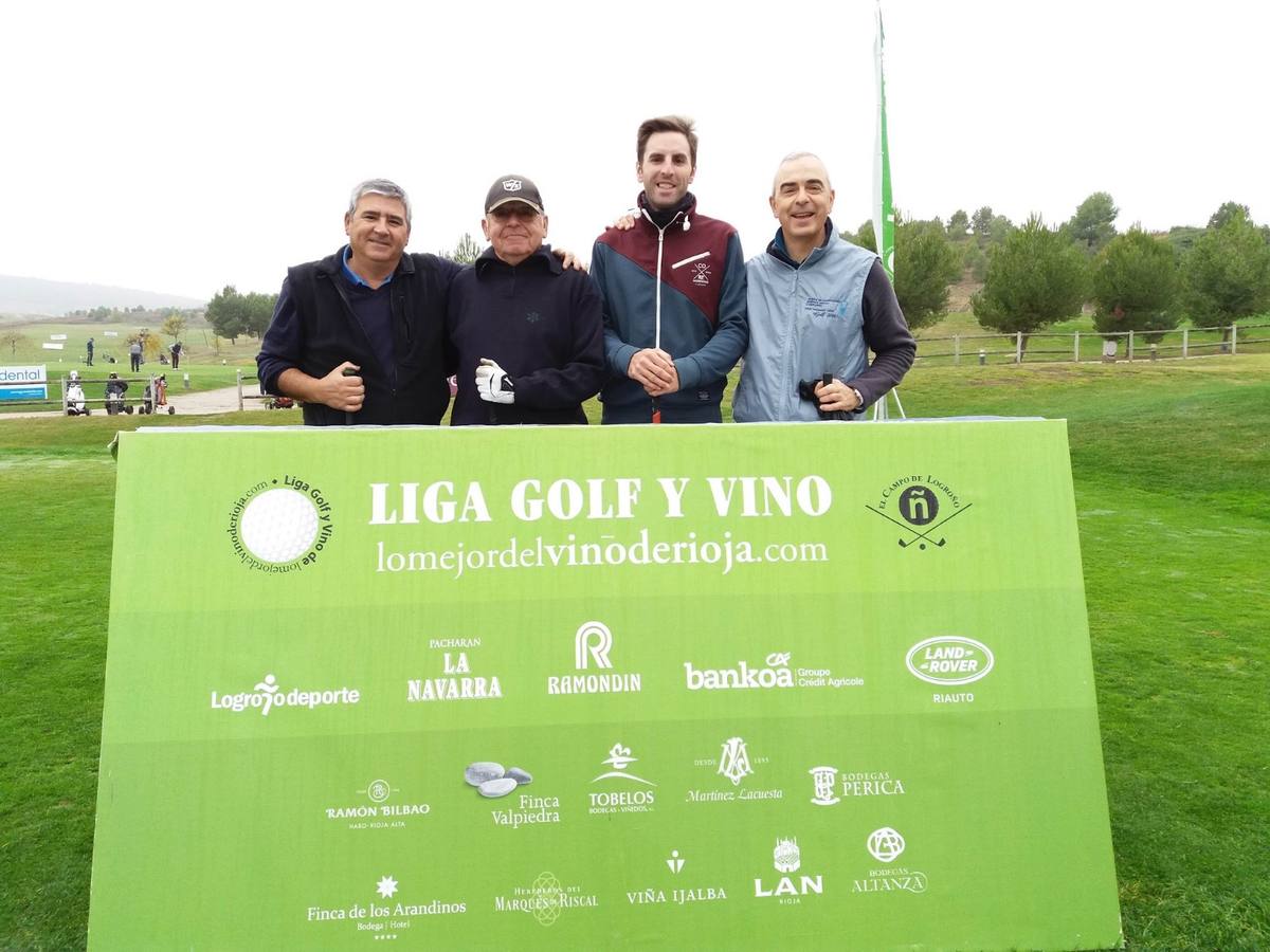Imágenes de la salida de la final de la Liga de Golf y Vino de lomejordelvinoderioja.com.