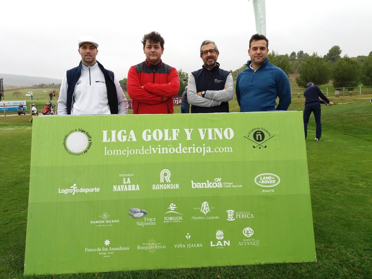 Imágenes de la salida de la final de la Liga de Golf y Vino de lomejordelvinoderioja.com.