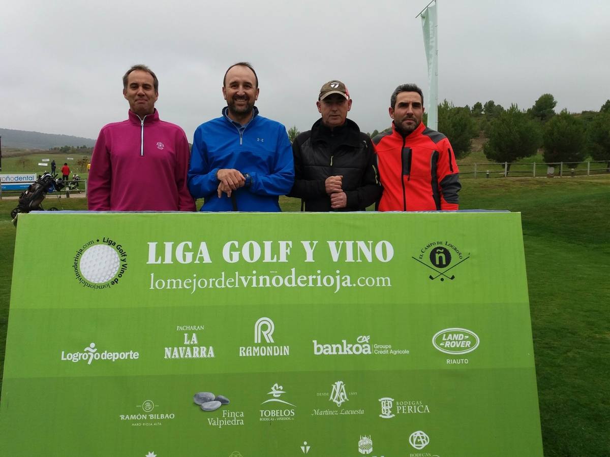 Imágenes de la salida de la final de la Liga de Golf y Vino de lomejordelvinoderioja.com.
