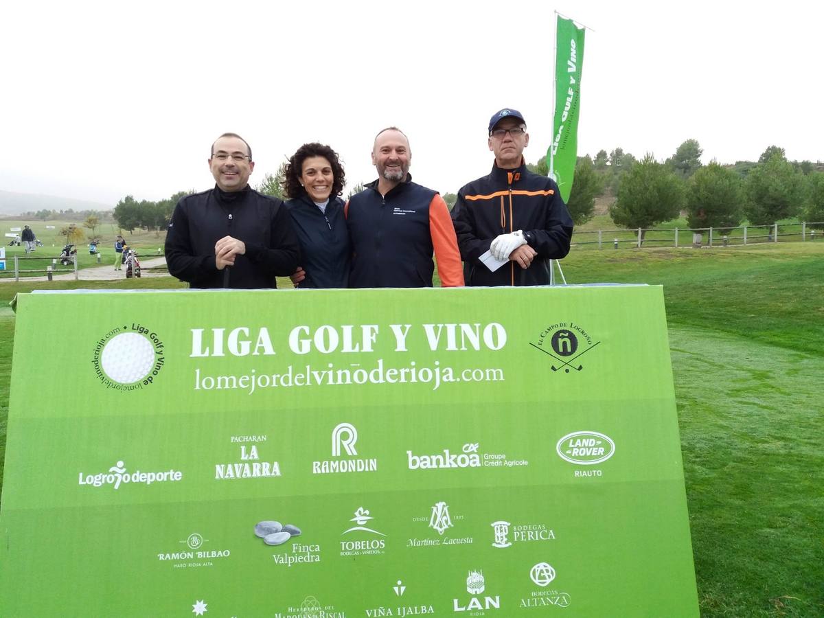 Imágenes de la salida de la final de la Liga de Golf y Vino de lomejordelvinoderioja.com.