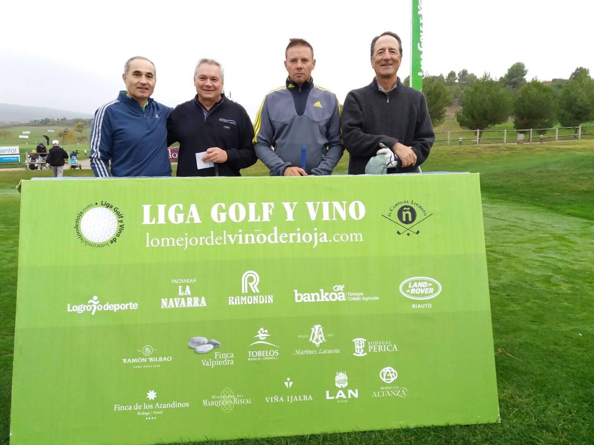 Imágenes de la salida de la final de la Liga de Golf y Vino de lomejordelvinoderioja.com.