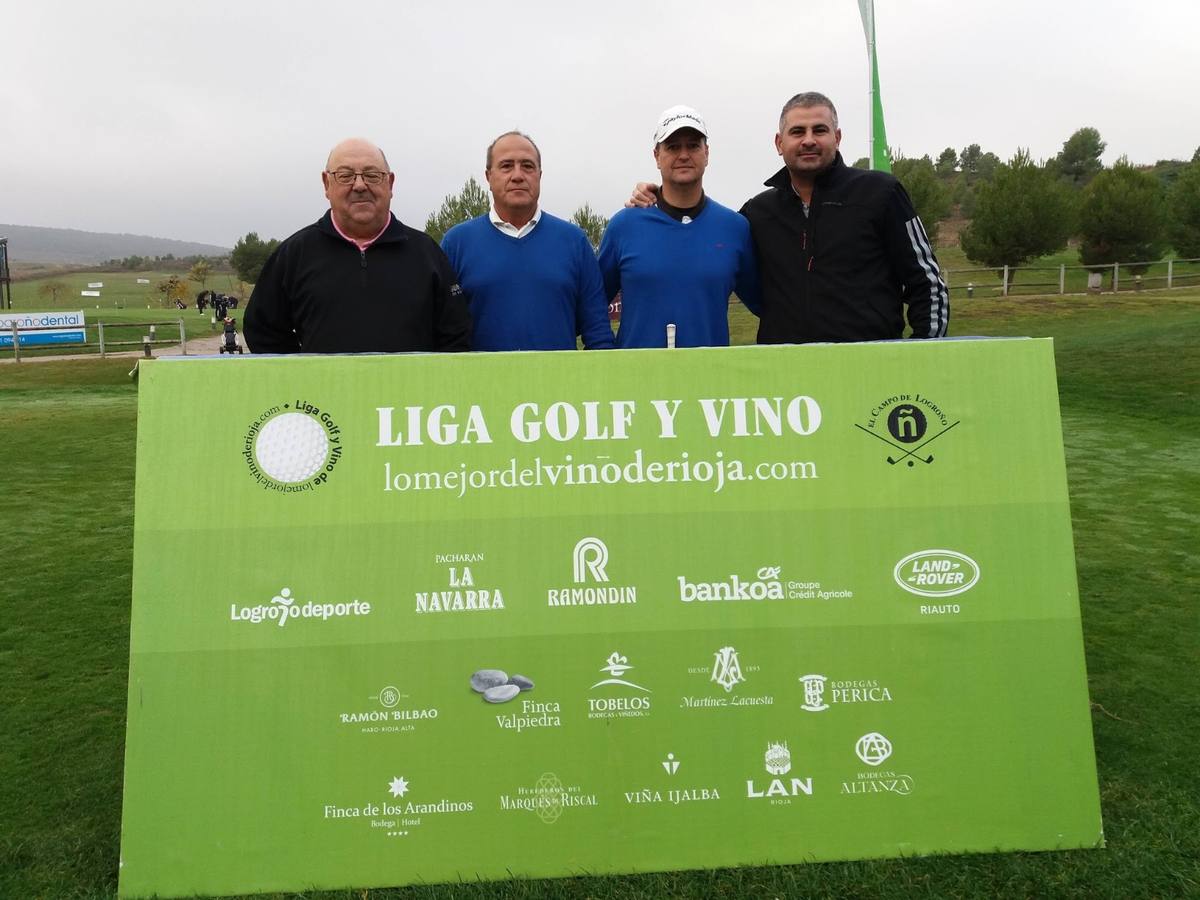 Imágenes de la salida de la final de la Liga de Golf y Vino de lomejordelvinoderioja.com.