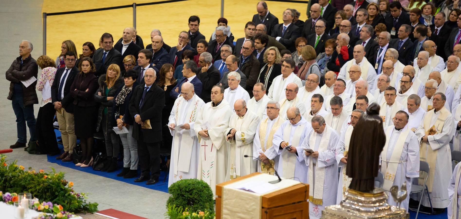 Fervor y fe en la misa de E untes.