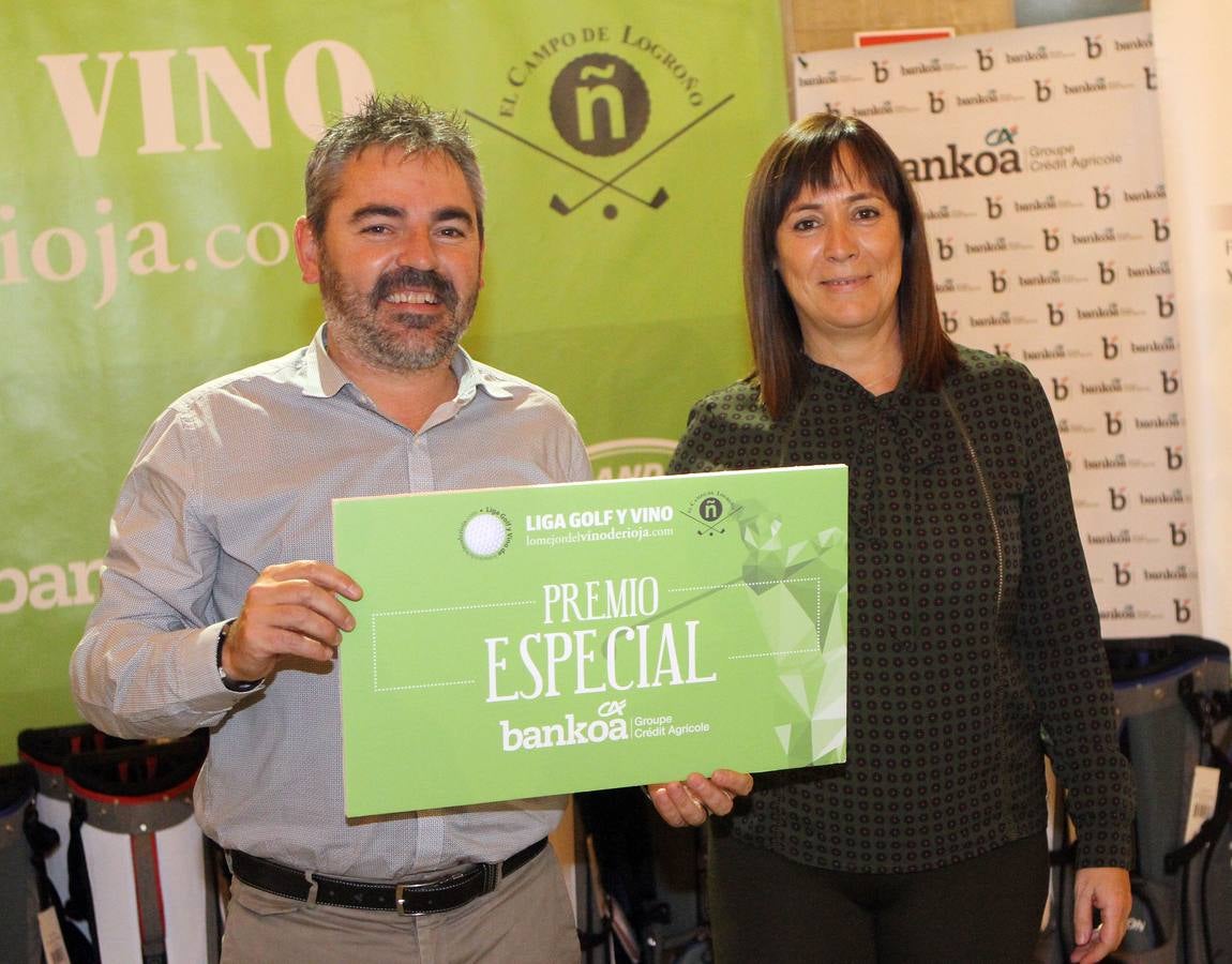 Tras la cena, los ganadores recibieron sus premios.