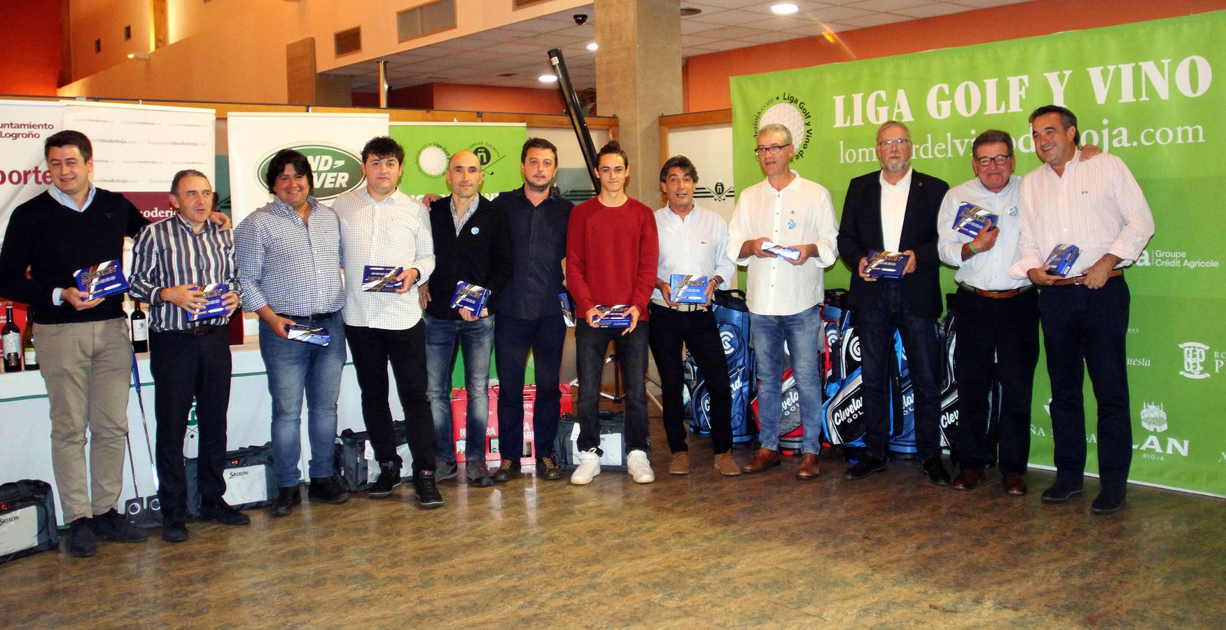 Tras la cena, los ganadores recibieron sus premios.