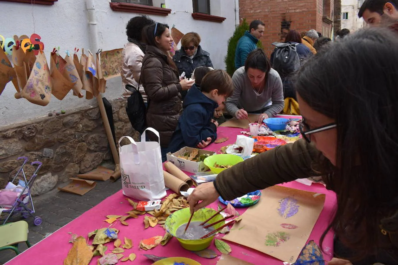 Nalda fomenta el desarrollo de la creatividad entre los peques con la celebración de la iniciativa 'Tela de cuentos' que organizaron la asociación El Colletero y PANAL.