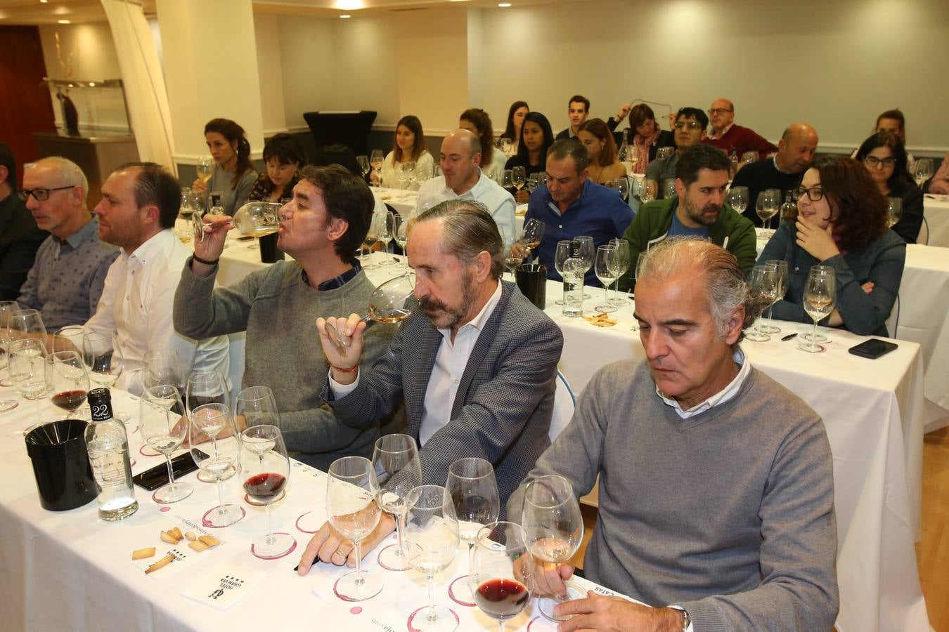 Lleno en la cata de lomejordelvinoderioja.com