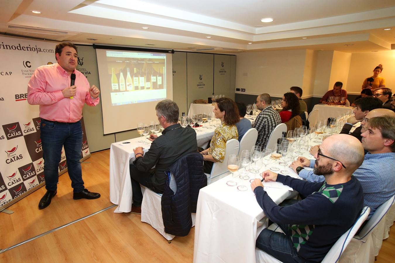 Lleno en la cata de lomejordelvinoderioja.com