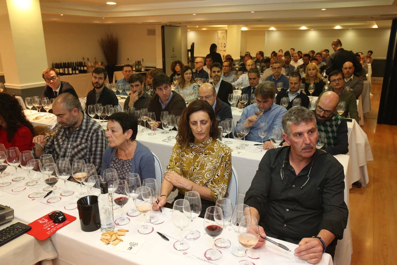 Lleno en la cata de lomejordelvinoderioja.com