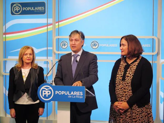 Los senadores del PP Mendiola, Pérez Pastor y Antoñanzas. :: j.r.