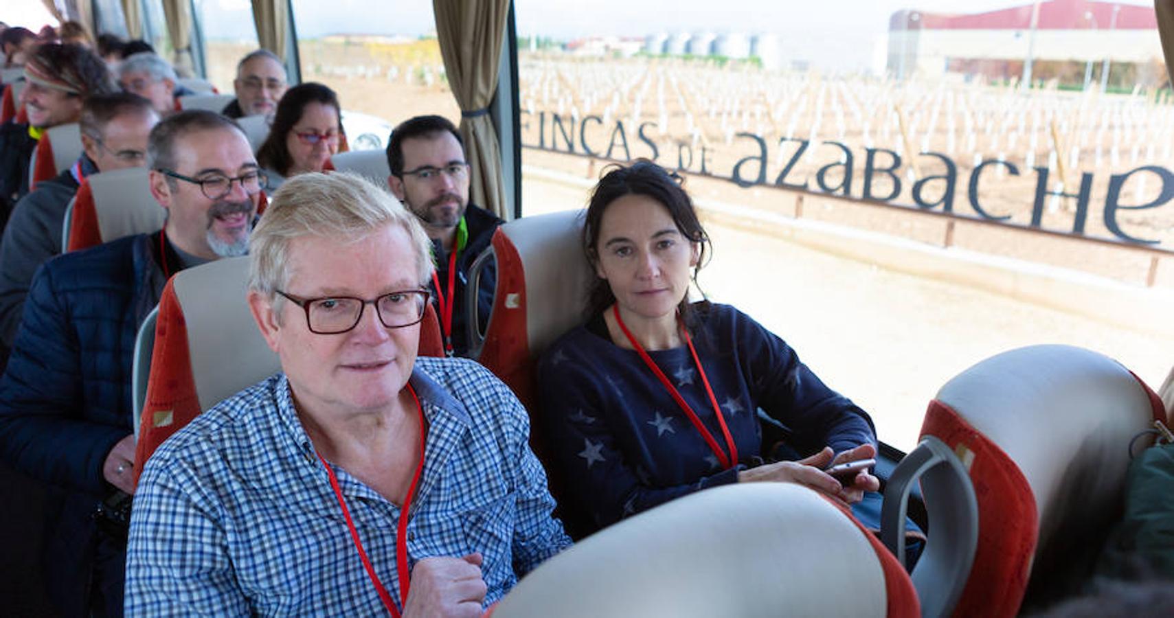 El sol y el buen tiempo se aliaron para hacer «la fotografía perfecta» en el VIII Rally Fotográfico del Rioja, que ayer reunió a 95 participantes y recorrió rincones y bodegas de Aldeanueva, Azagra y Navarrete