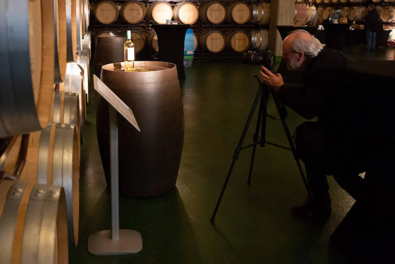 El sol y el buen tiempo se aliaron para hacer «la fotografía perfecta» en el VIII Rally Fotográfico del Rioja, que ayer reunió a 95 participantes y recorrió rincones y bodegas de Aldeanueva, Azagra y Navarrete 