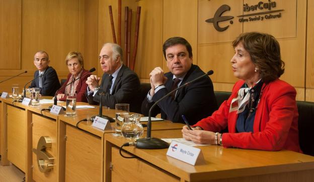 Les, González-Menorca, Rodrigo, Galiana y Ciriza, durante la rueda de prensa de ayer. :: díaz uriel