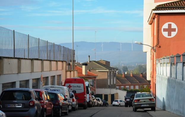 Calle Doctor Fleming, donde habitualmente se pueden ver coches aparcados en la acera. 