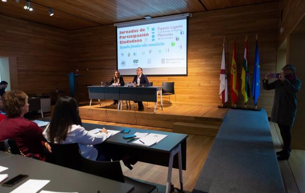 COLECTIVOS DE LOGROÑO SE FORMAN EN COMUNICACIÓN