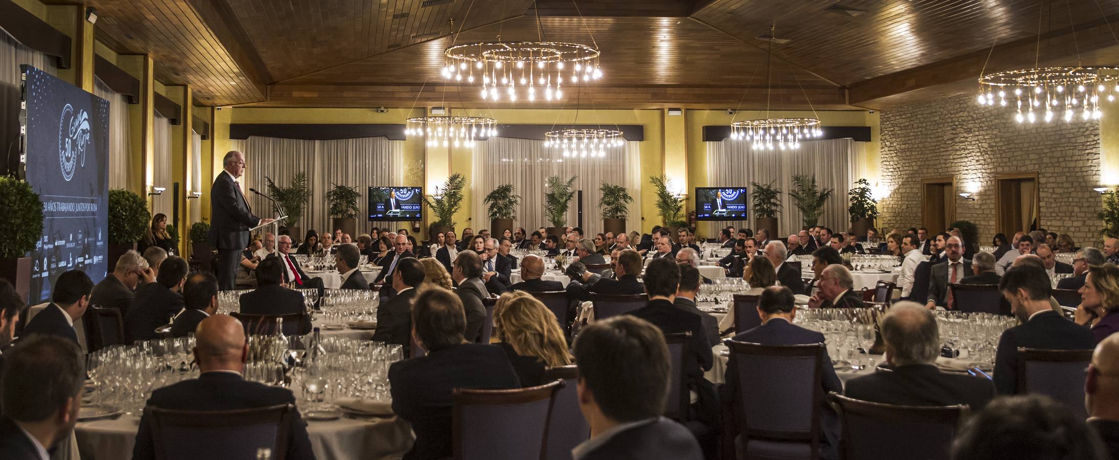 La patronal del sector bodeguero regional cierra con una cata y una cena la conmemoración de cinco décadas de impronta en la Denominación Rioja 