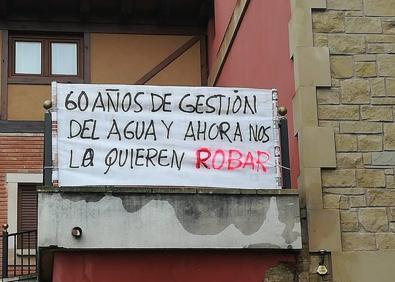 Imagen secundaria 1 - Vecinos de Rivas de Tereso, en guerra contra el Ayuntamiento de San Vicente por una fuente