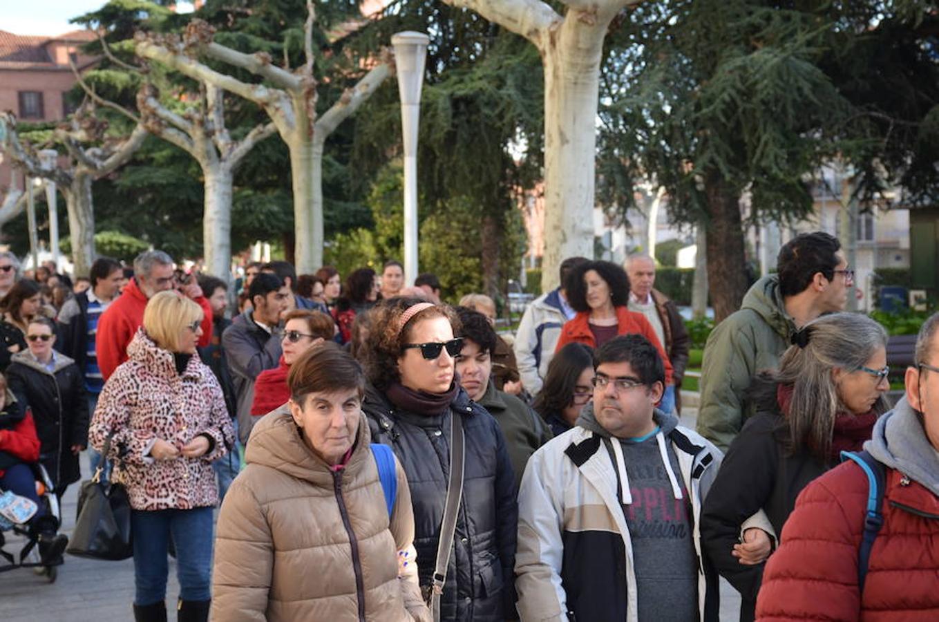 La Asociación IGUAL TI ha celebrado hoy el 'Día Internacional de la Discapacidad' con varias acciones. Desde su Centro de Atención Diurna Áncora en Calahorra ha convocado su tradicional 'Marcha Ancora' por las calles de la ciudad. Los objetivose se han centrado en la idea clave de hablar de derechos, empatía y apoyo.