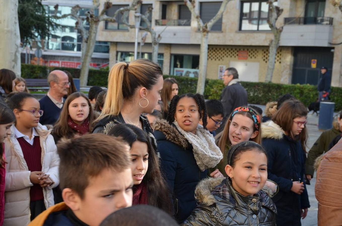 La Asociación IGUAL TI ha celebrado hoy el 'Día Internacional de la Discapacidad' con varias acciones. Desde su Centro de Atención Diurna Áncora en Calahorra ha convocado su tradicional 'Marcha Ancora' por las calles de la ciudad. Los objetivose se han centrado en la idea clave de hablar de derechos, empatía y apoyo.
