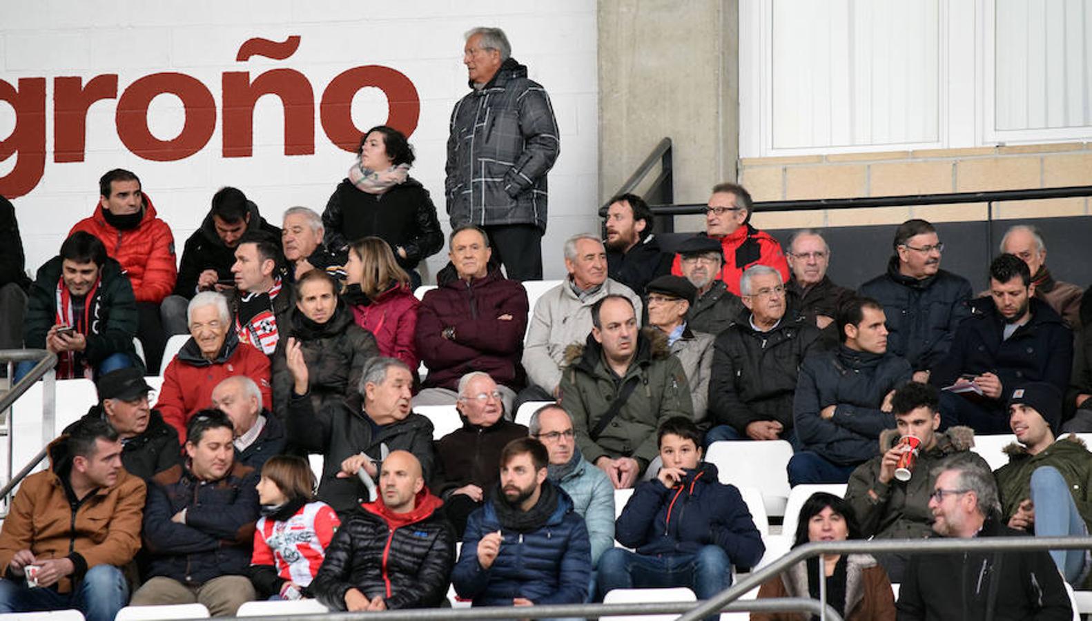 La UDL recuperó un punto en el partido jugado ayer en Las Gaunas contra la Real Sociedad B. El 1-1 llegó gracias a un cabezazo de Ander Vitoria en un córner tras el tempranero tanto guipuzcoano.