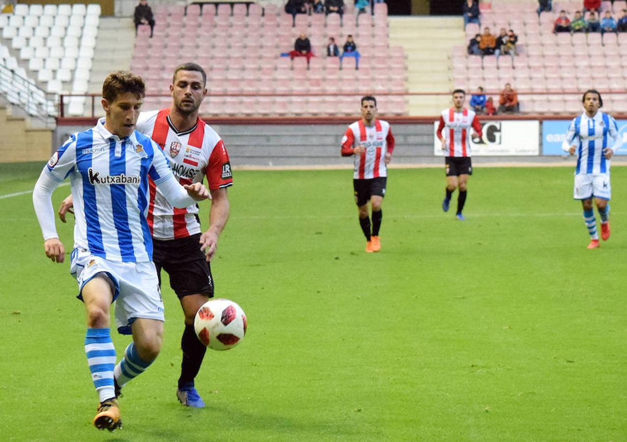 La UDL recuperó un punto en el partido jugado ayer en Las Gaunas contra la Real Sociedad B. El 1-1 llegó gracias a un cabezazo de Ander Vitoria en un córner tras el tempranero tanto guipuzcoano.