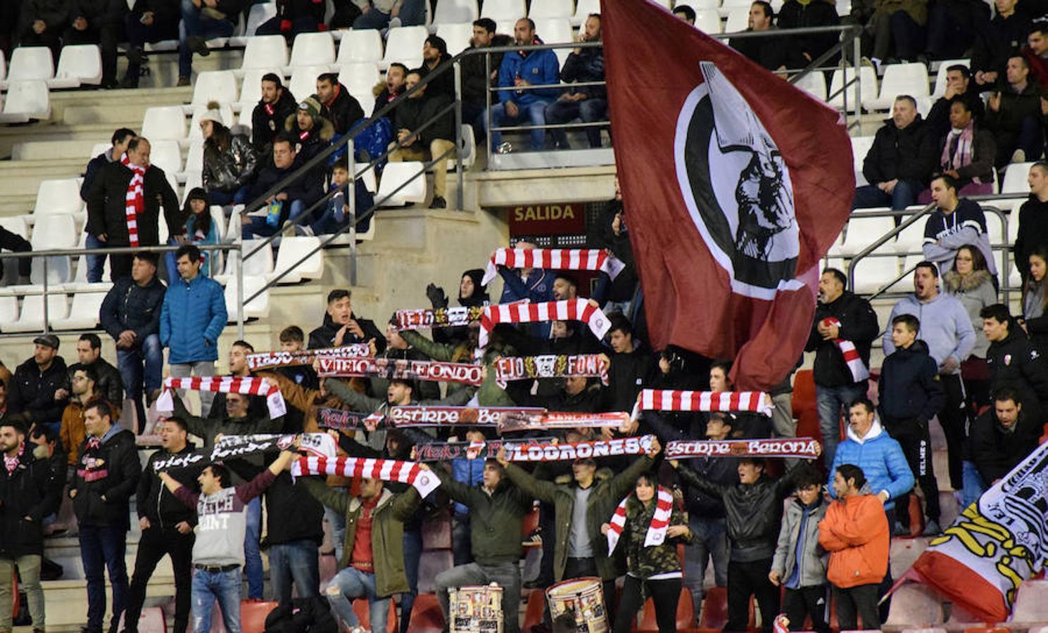 La UDL recuperó un punto en el partido jugado ayer en Las Gaunas contra la Real Sociedad B. El 1-1 llegó gracias a un cabezazo de Ander Vitoria en un córner tras el tempranero tanto guipuzcoano.