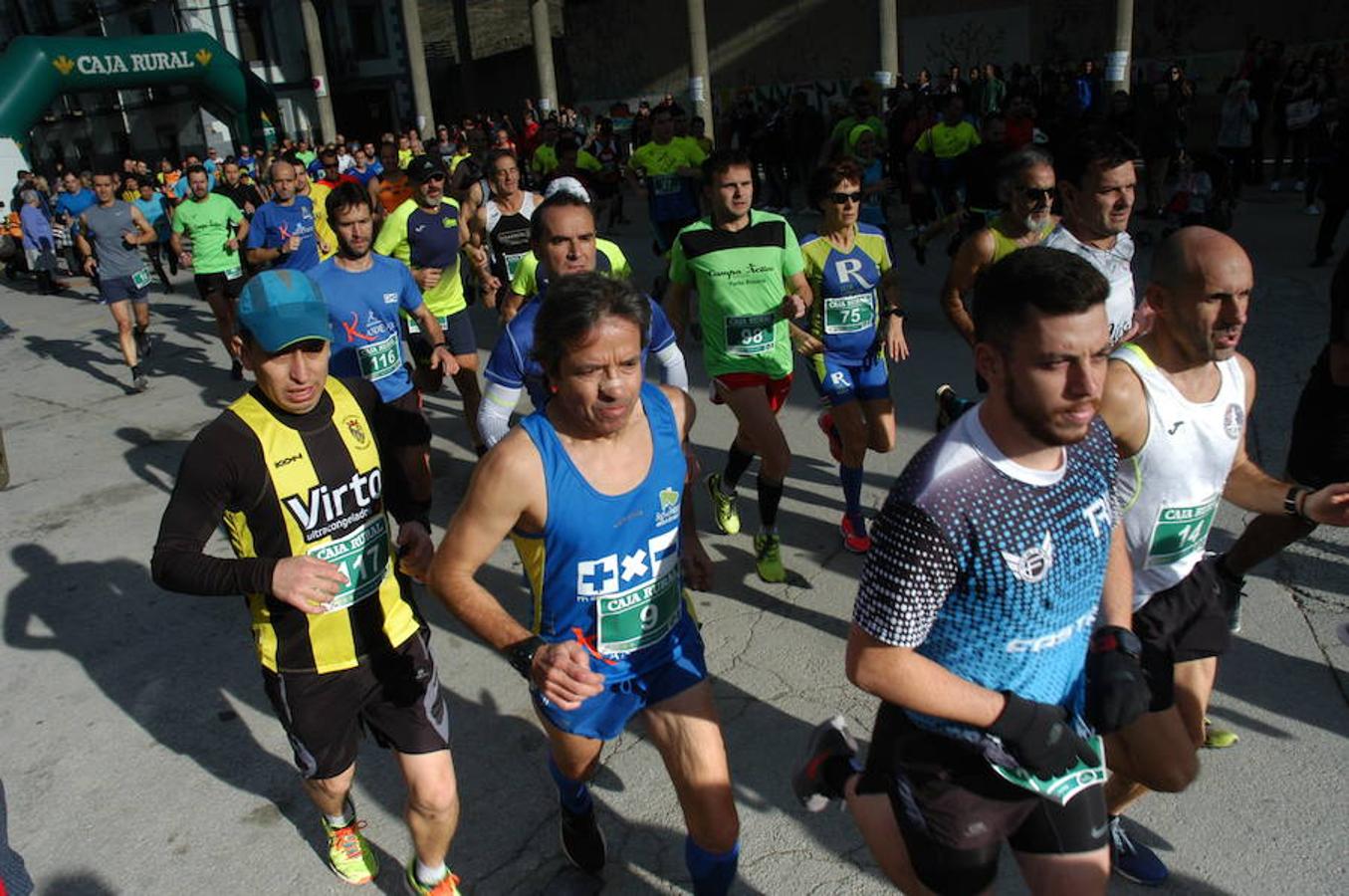 VI carrera 'Entre Dinosaurios Villa de Igea celebrada el domingo pasado por una ruta de más de 10 kilómetros campo a través en la que participaron 119 atletas. También hubo pruebas para niños en el casco urbano en las que compitieron 55 chavales.