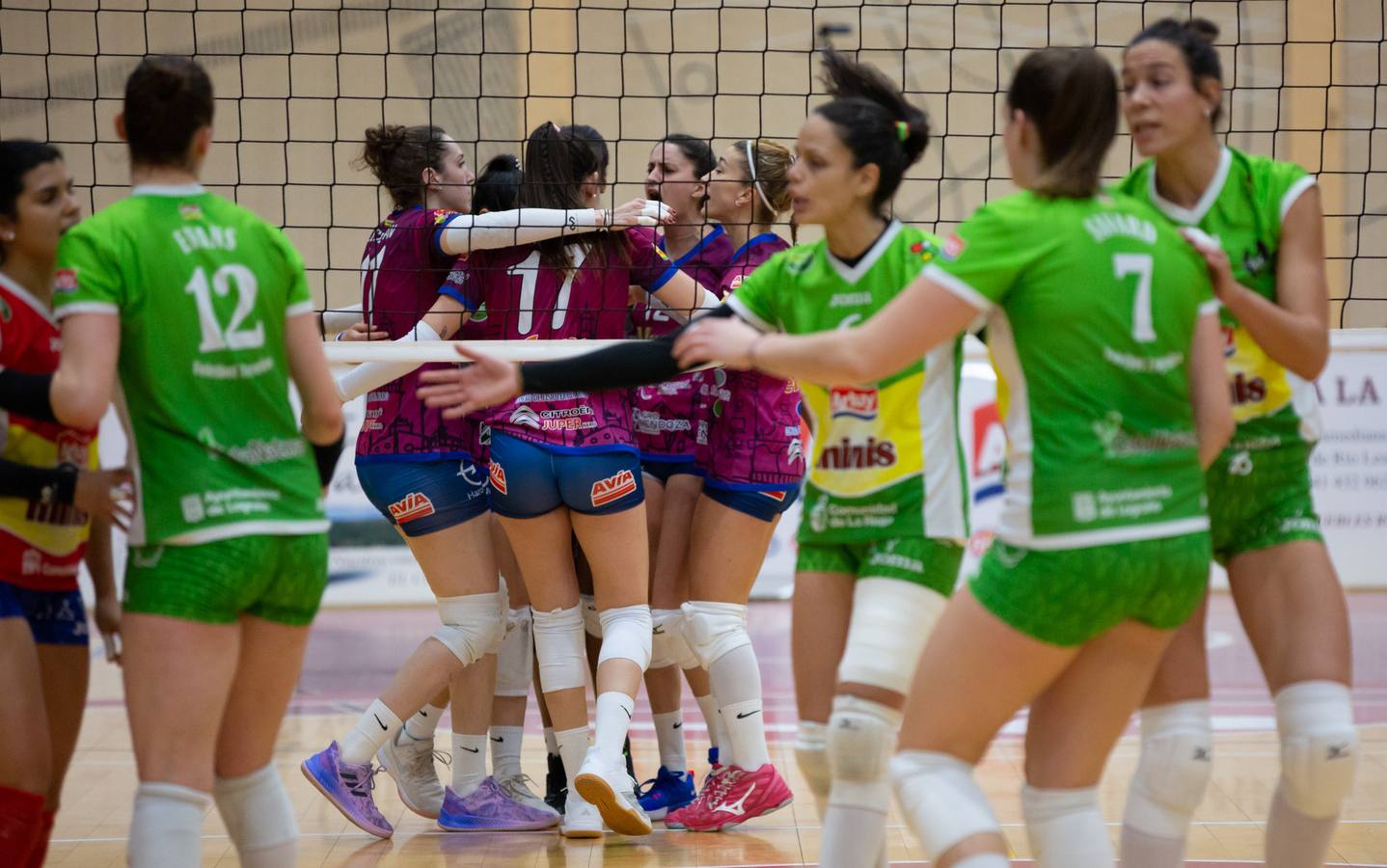 Las logroñesas vencen al OSACC Haro Rioja Voley con un 3-0 liderado por la capitana Dani y que les afianza en el liderato de la Liga Iberdrola