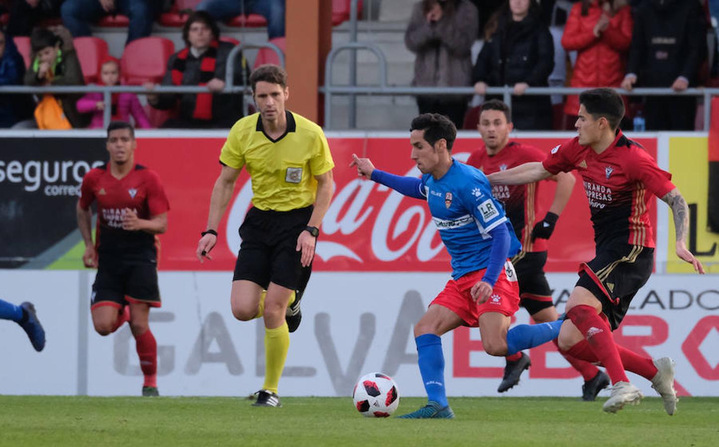 Cerca de un millar de aficionados riojanos acudieron ayer a Anduva para disfrutar con la UDL. La derrota (1-0) en casa del Mirandés no anuló las buenas esperanzas de este equipo y de su afición para la temporada. 