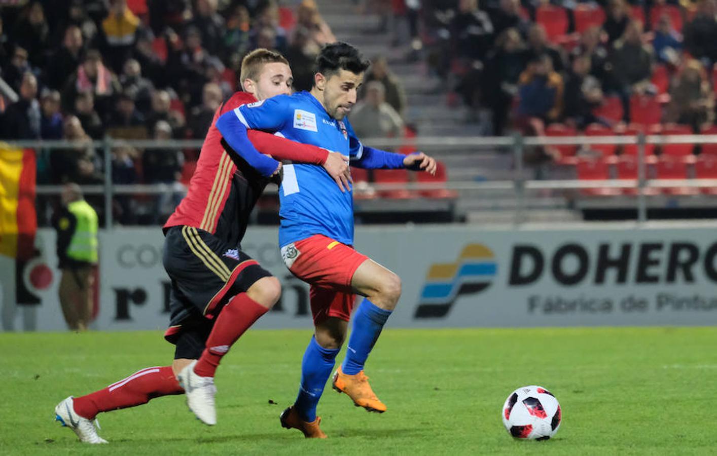 Cerca de un millar de aficionados riojanos acudieron ayer a Anduva para disfrutar con la UDL. La derrota (1-0) en casa del Mirandés no anuló las buenas esperanzas de este equipo y de su afición para la temporada. 