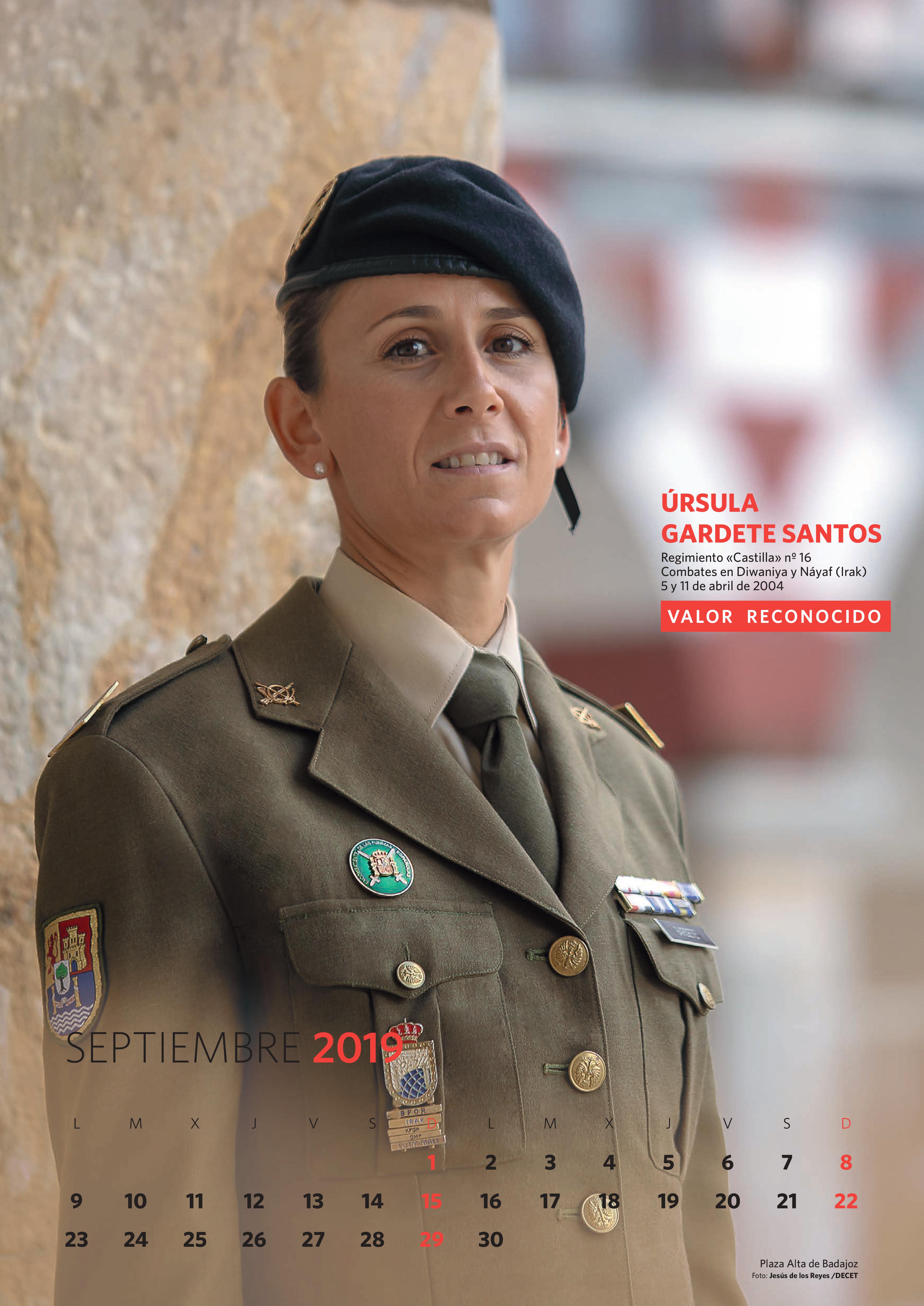 El Ejército de Tierra ha querido homenajear a las uniformadas incluyéndolas en su tradicional calendario