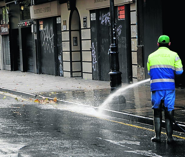 Limpieza de la calle, ayer por la mañana. :: 